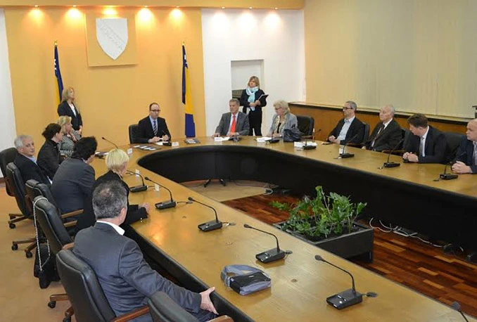 Federalno ministarstvo obrazovanja i znanosti četiri institucije pomaže sa 965 000 KM