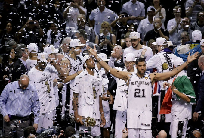 San Antonio prekinuo Miamijevu dominaciju, nova zvijezda Leonard MVP