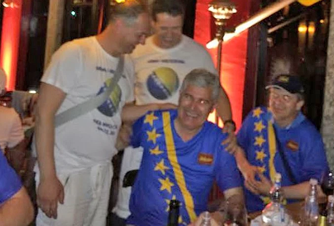 Dragan Čović u dresu BiH iskazao podršku Zmajevima u Brazilu