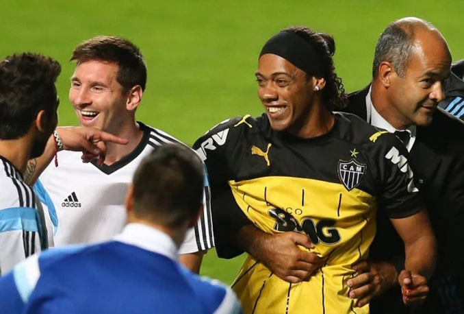 Ronaldinhov dvojnik oduševio Messija