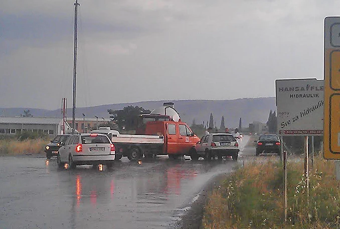 Lakša prometna nesreća na Bišće polju