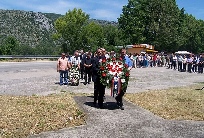 Položeni vijenci na Spomen obilježju u Počitelju