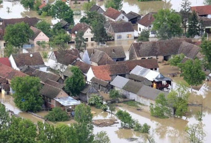 Voda se povlači, kreće obnova nasipa 