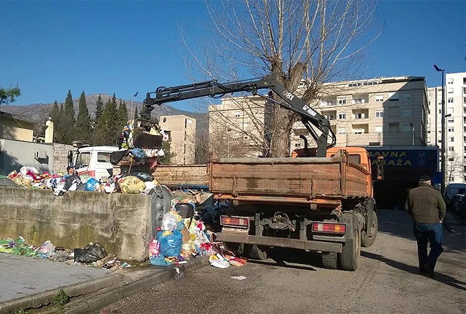 Mostarski komunalci donirali materijal, a žele dati i novac