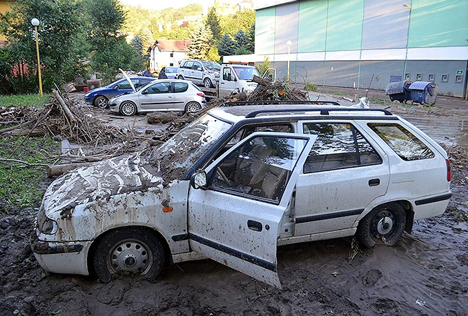 ASA osiguranje: Javljaju se vlasnici potopljenih automobila