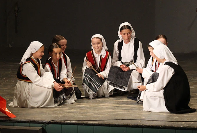 U širokobriješkom kinu Borak održana ‘Dječja večer folklora’