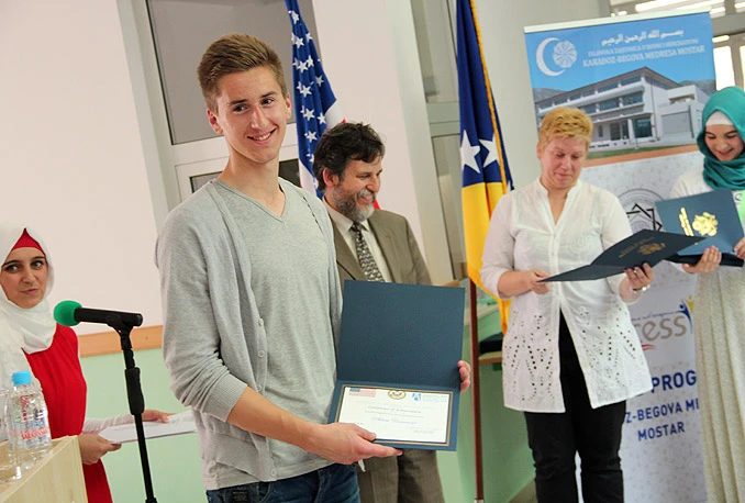 U Mostaru dodijeljen certifikati za 110 svršenika Access programa