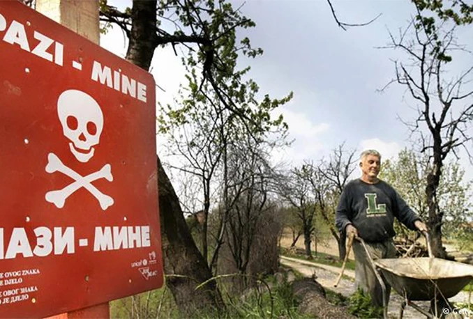 Tuzlanska županija: Voda se povlači, mine ostaju 