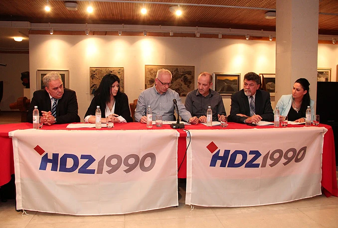 Izvanredna skupština GO HDZ 1990: Prestanite s prljavom kampanjom