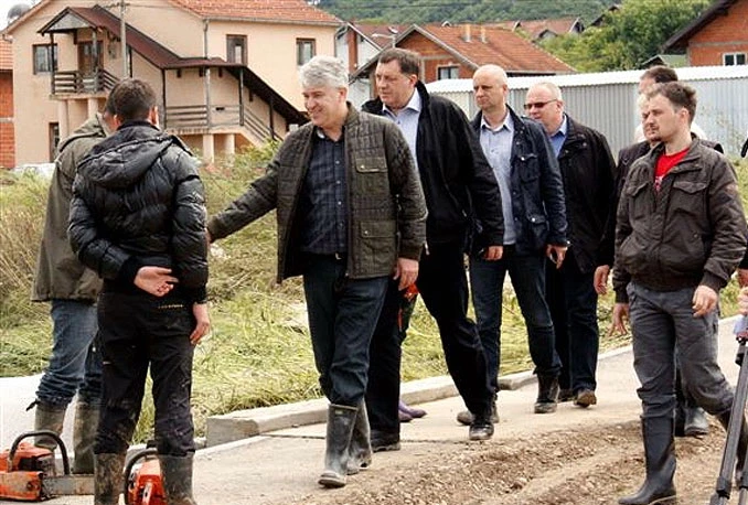 Vlast zabranila bankama otvaranje računa za pomoć