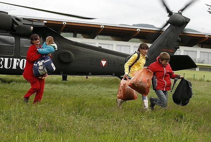 U Zenicu helikopterima evakuirano 1 000 stanovnika