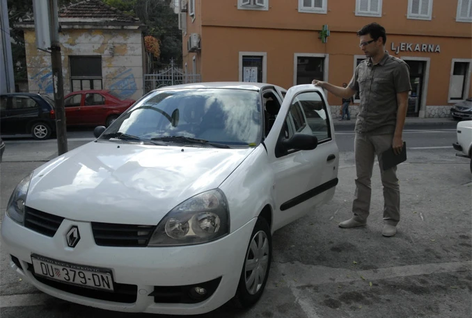 Gradonačelnik Metkovića pogođen pepeljarom u glavu!