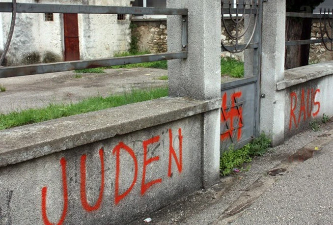 Grafit 'Juden raus' i kukasti križ osvanuli u Mostaru