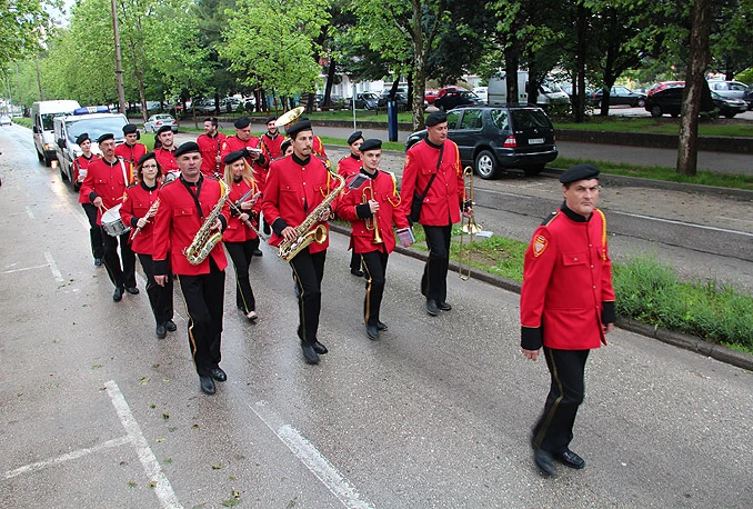 Prvomajska budnica ulicama Mostara