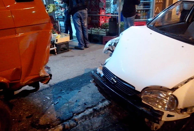 Mostar: Dva sudara s parkiranim automobilima, ozlijeđen pješak