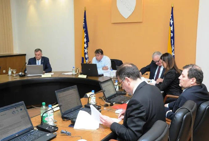 Federalna vlada preporučila EP HZ HB deblokadu računa Aluminija