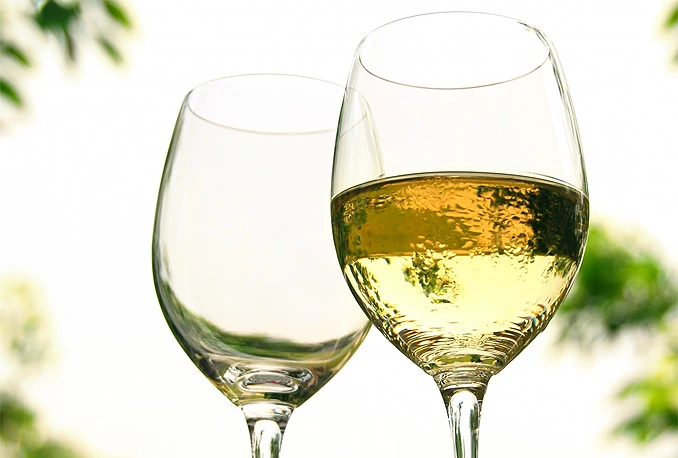 Premijera u Australiji glave došla boca vina