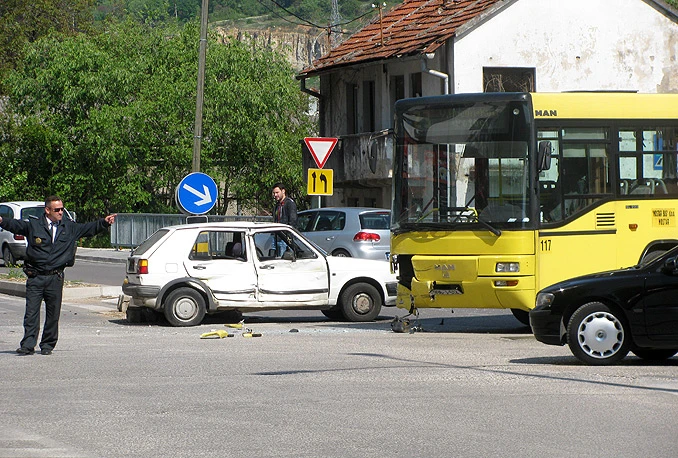 Teška prometna nesreća na vrhu Avenije