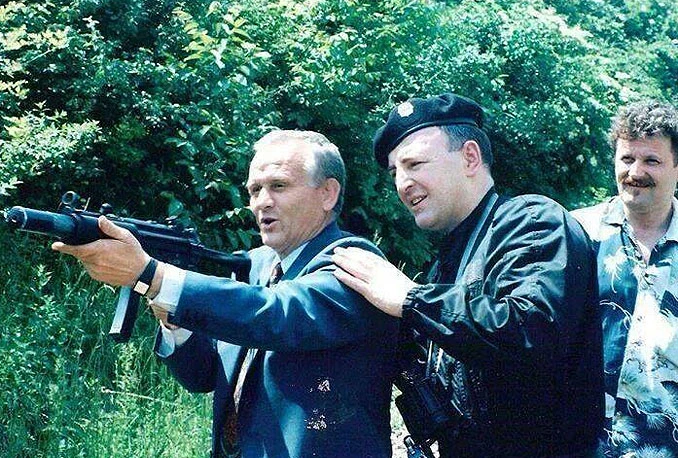 FK Sarajevo: Fotografija Petrovića i Arkana fotomontaža!