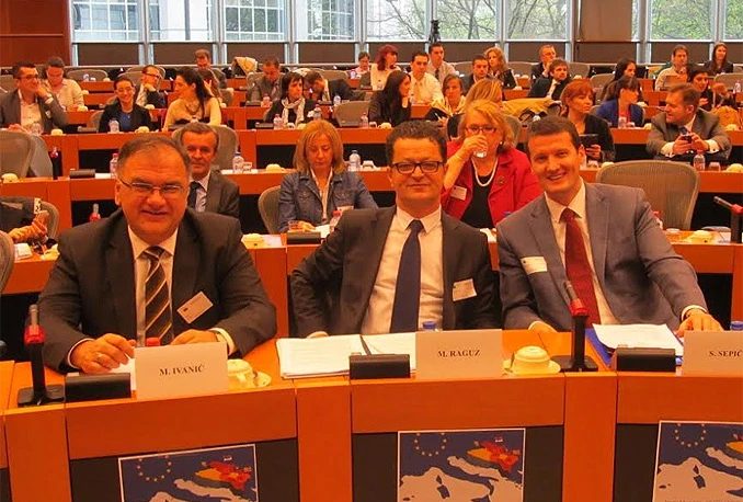 Prilika da BiH za sva vremena podvuče crtu