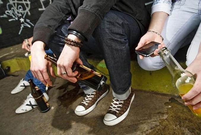 Raste broj maloljetnih ovisnika o alkoholu