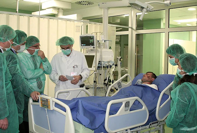 Izaslanstvo vlade FBiH i Elektroprivrede BiH posjetili ozlijeđenog rudara
