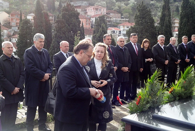 Izaslanstvo HDZBiH položilo vijence na grob Joze Leutara