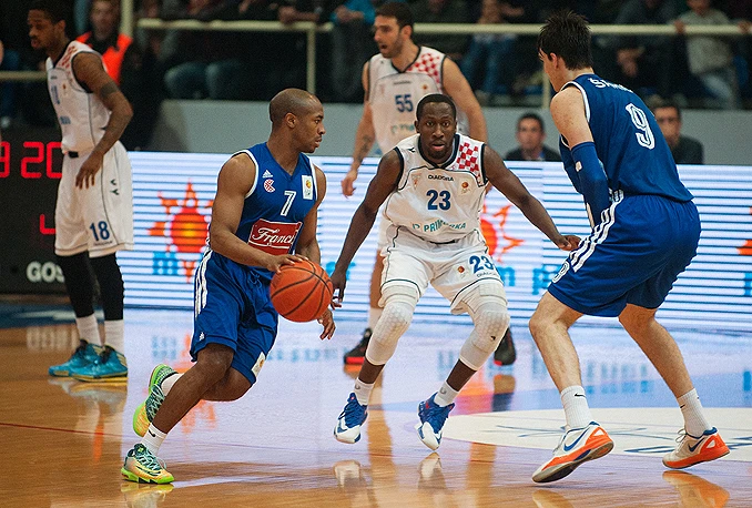 Cibona slavila na punoj Pecari, Široki strahuje do zadnjeg kola