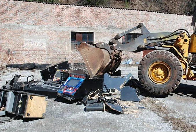 U Mostaru uništeno 11 poker aparata