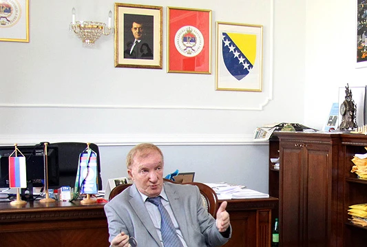Vlajki: Bošnjaci i njihovi zapadni mentori tjeraju Srbe iz BiH