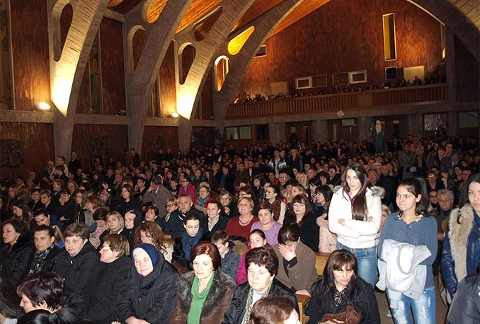 Vjernici iz Hercegovine i Dalmacije na seminaru u Kočerinu