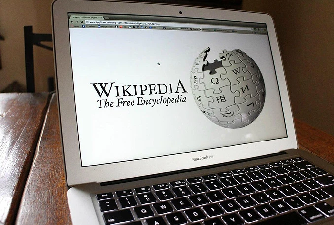 Wikipediji nedostaje autora