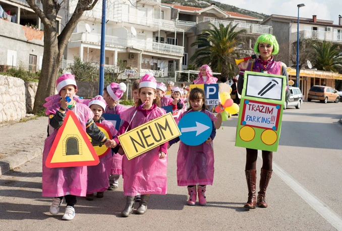 Mali Neumljani prošetali gradom u zanimljivim maskama