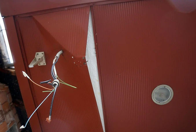Isčupali i odnijeli nadzorne kamere sa zgrade RSG-a