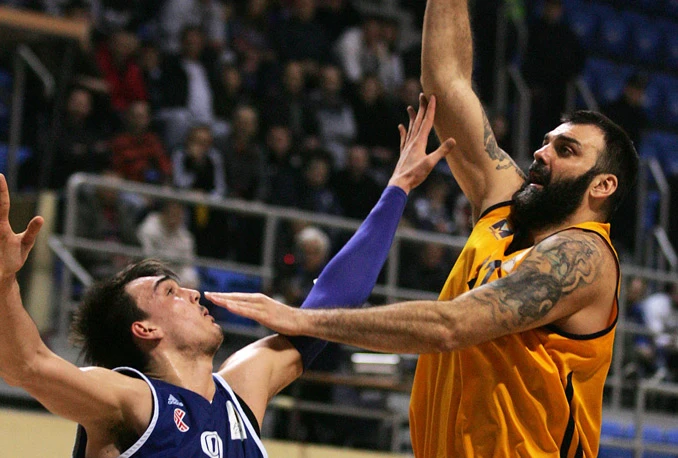 Bivši reprezentativac BiH natjerao navijače da prestanu vrijeđati Darija Šarića