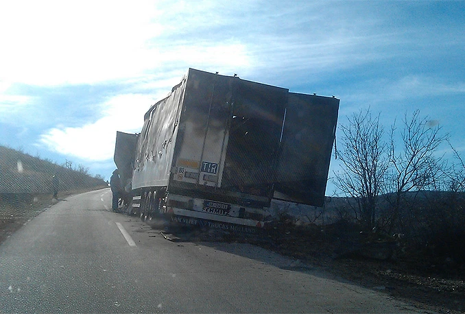 Hladnjača s mesom na cesti prema Mostaru završila u plamenu