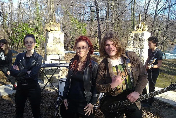 ''The Evolution'' i Irina Kapetanović na Dan zaljubljenih poklanjaju zajednički singl