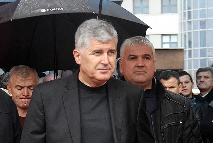 Čović: Velika skupina naših ljudi bila je spremna braniti HDZ, ali zamolio sam ih da se sklone