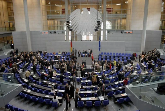 Bundestag: Povećanje naknada zastupnicima, ali i oštrije kazne za primanje mita