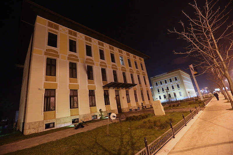 Bešlić: Gradska uprava ne radi do daljnjega, prosvjedi u Mostaru organizirani
