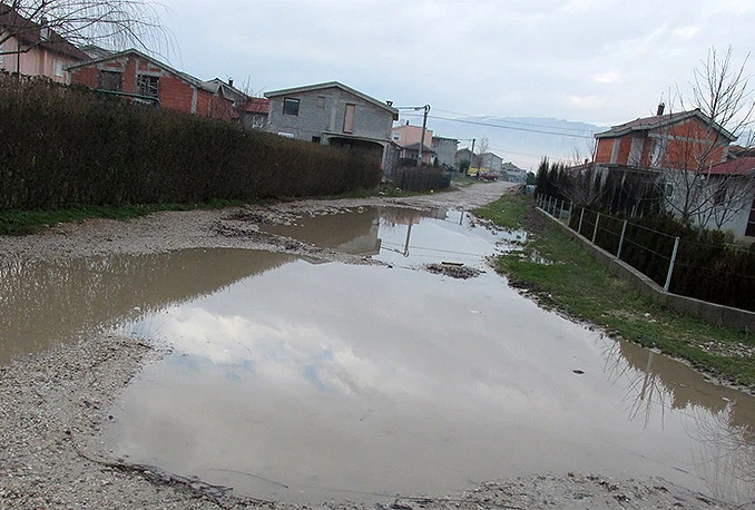 Život u blatu i lokvama nadomak Mostara