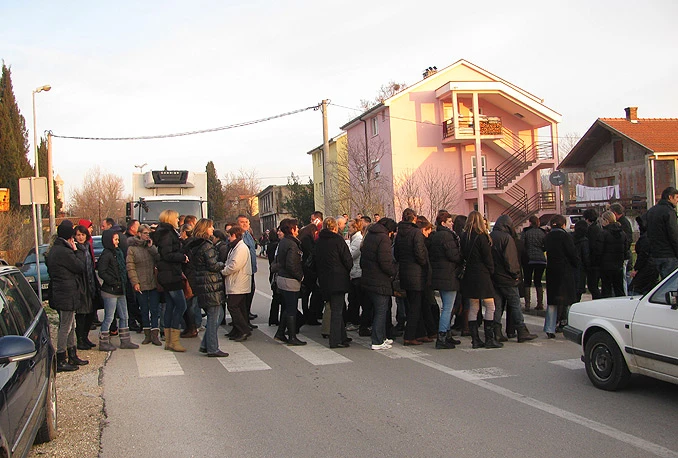 I na Buni roditelji prosvjeduju dok Grad i Županija šute