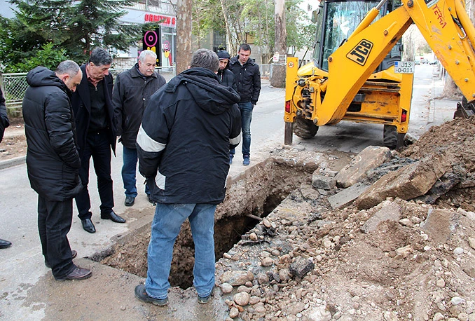 Mostar: Kanalizacija zatvorila cestu za promet