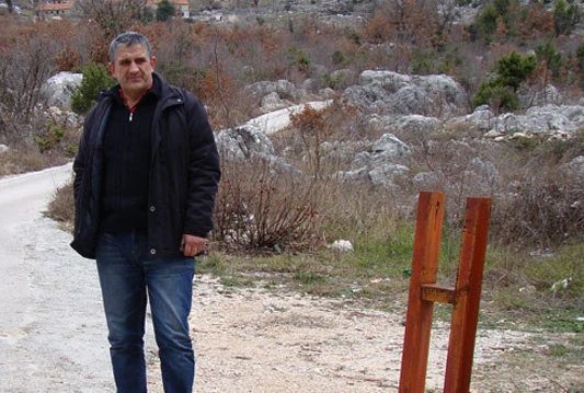 Da bi došli do posjeda udaljenog stotinjak metara, moraju prijeći i do 70 kilometara