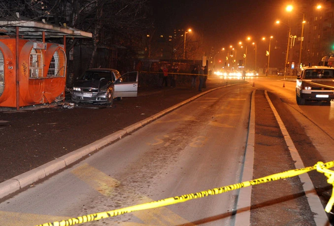 Sudarili se na raskrižju i uletjeli na autobusno stajalište, ozlijeđeno 5 pješaka