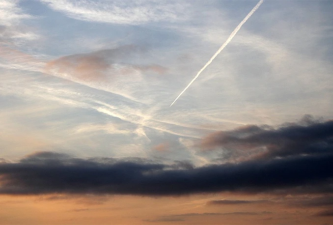 Chemtrails: Kontroliraju li nas kemikalijama s velikih visina?