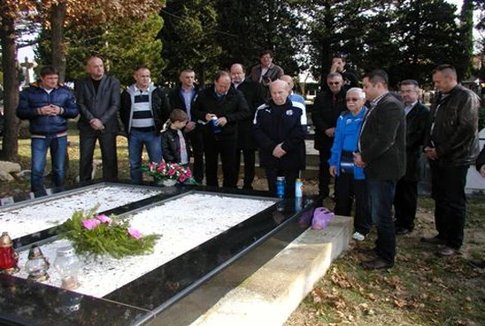 Predsjednik Dinama Mirko Barišić u Čitluku odao počast dvojici preminulih povjerenika kluba