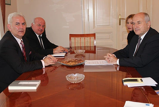 OHR ponovno priopćio da Budimir poništi ili izmijeni odluku o smjeni ministra financija
