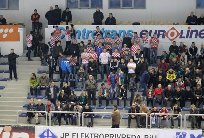 Navijač BiH u kockastom: "Ne može nitko reći da Bosnu voli više od mene!"