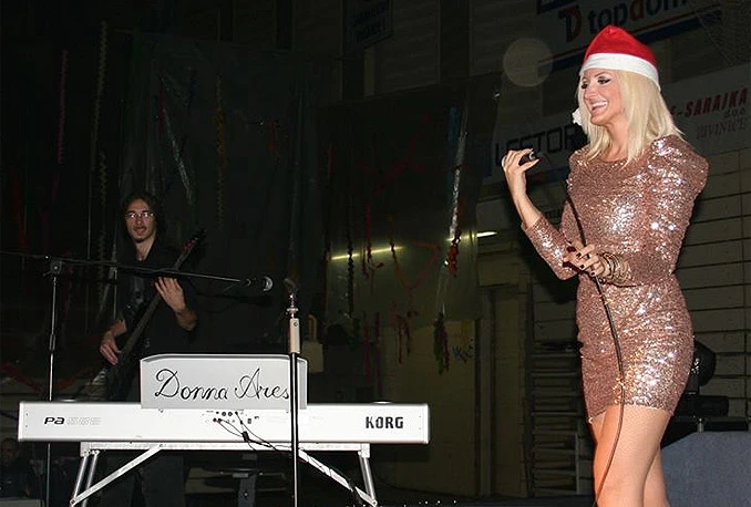 Donna Ares zatvara Zimski grad